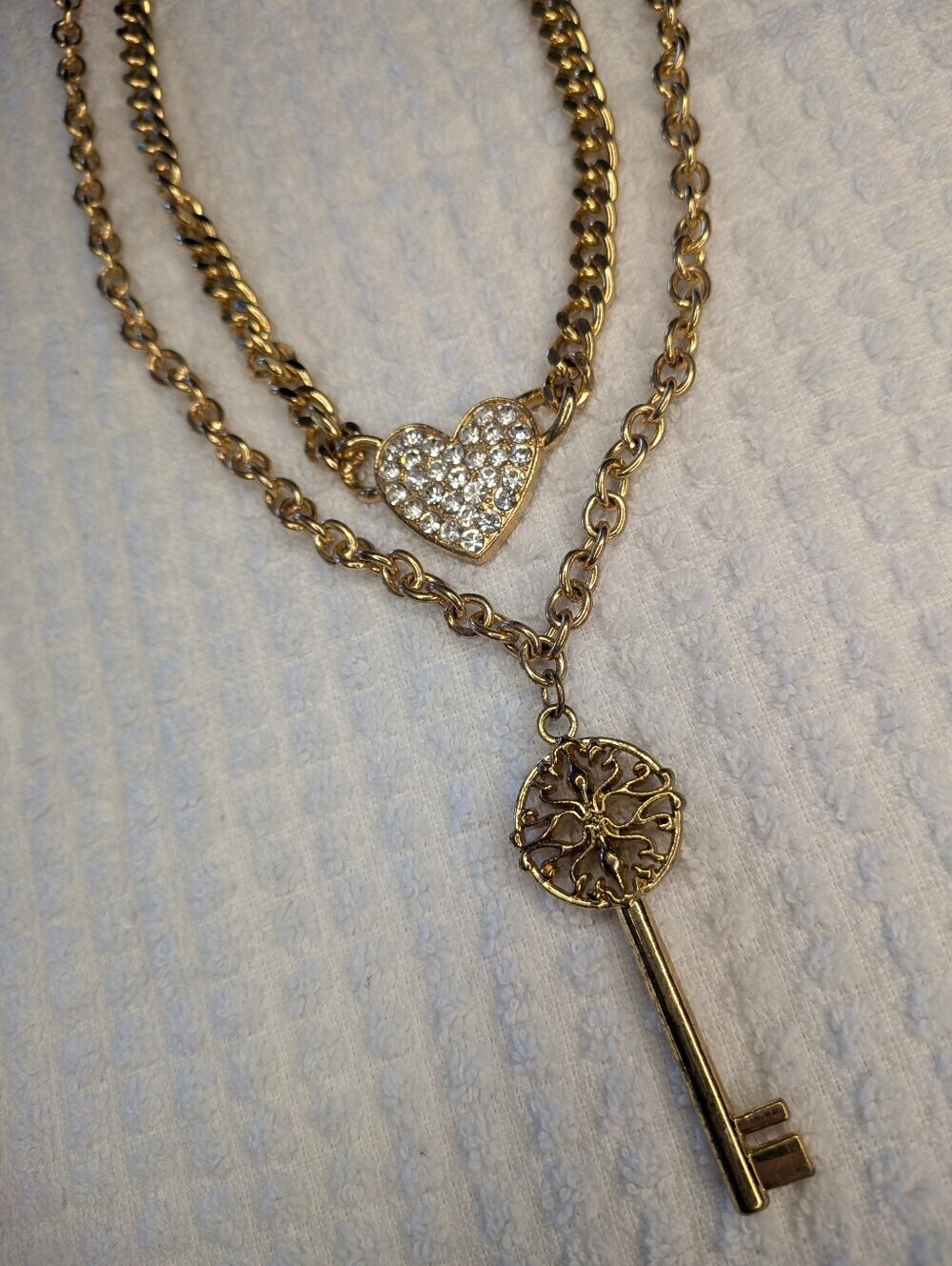 Gold Rhinestone Heart and skeleton Key Layered Necklace - Picture 11 of 11
